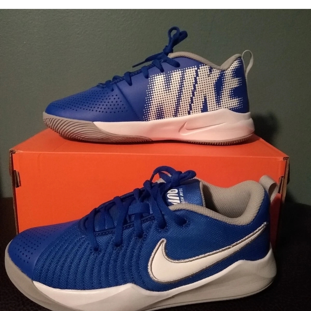 NIKE TEAM HUSTLE QUICK 2 Game Royal (GS) Kids Shoes Size 6y New In Box
